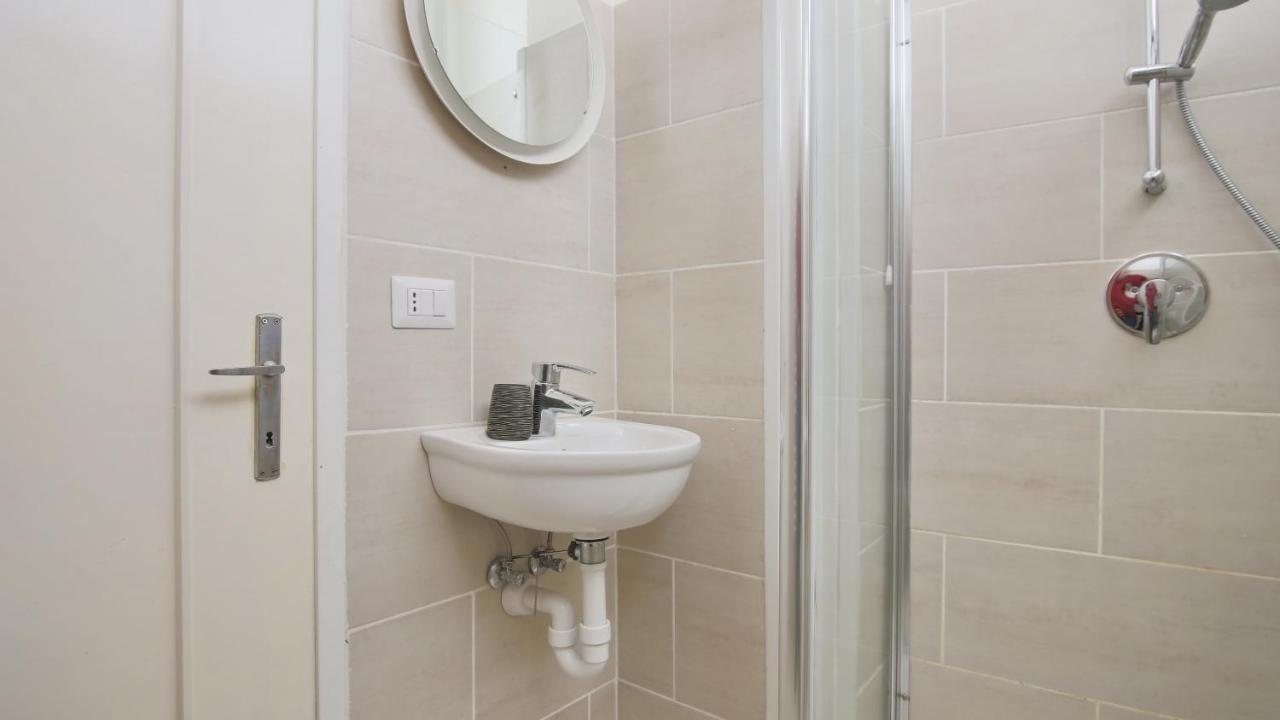 Italianway - Vitani 30 Como Exterior photo
